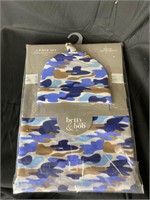 Betty & Bob 2pc Set Camo Swaddle Blanket and Hat