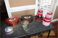 Tins, round nesting boxes