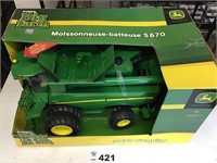 ERTL John Deere Big Farm S670 Combine