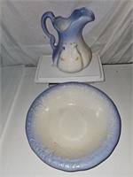 Pitcher and bowl with goose