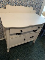 SMALL WHITE WASH STAND