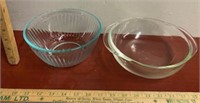 2 Pyrex Dishes