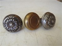 3-Vintage Door Knobs