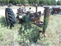 1941 JD A parts tractor, narrow front,