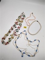 Coral & glass bead necklace lot