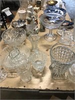 Huge table lot of nice items