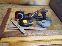 BOX LOT - STANLEY PLANER, SQUARE, TAPE, RULERS