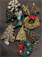 Lot of 10 Vintage Holiday Pins