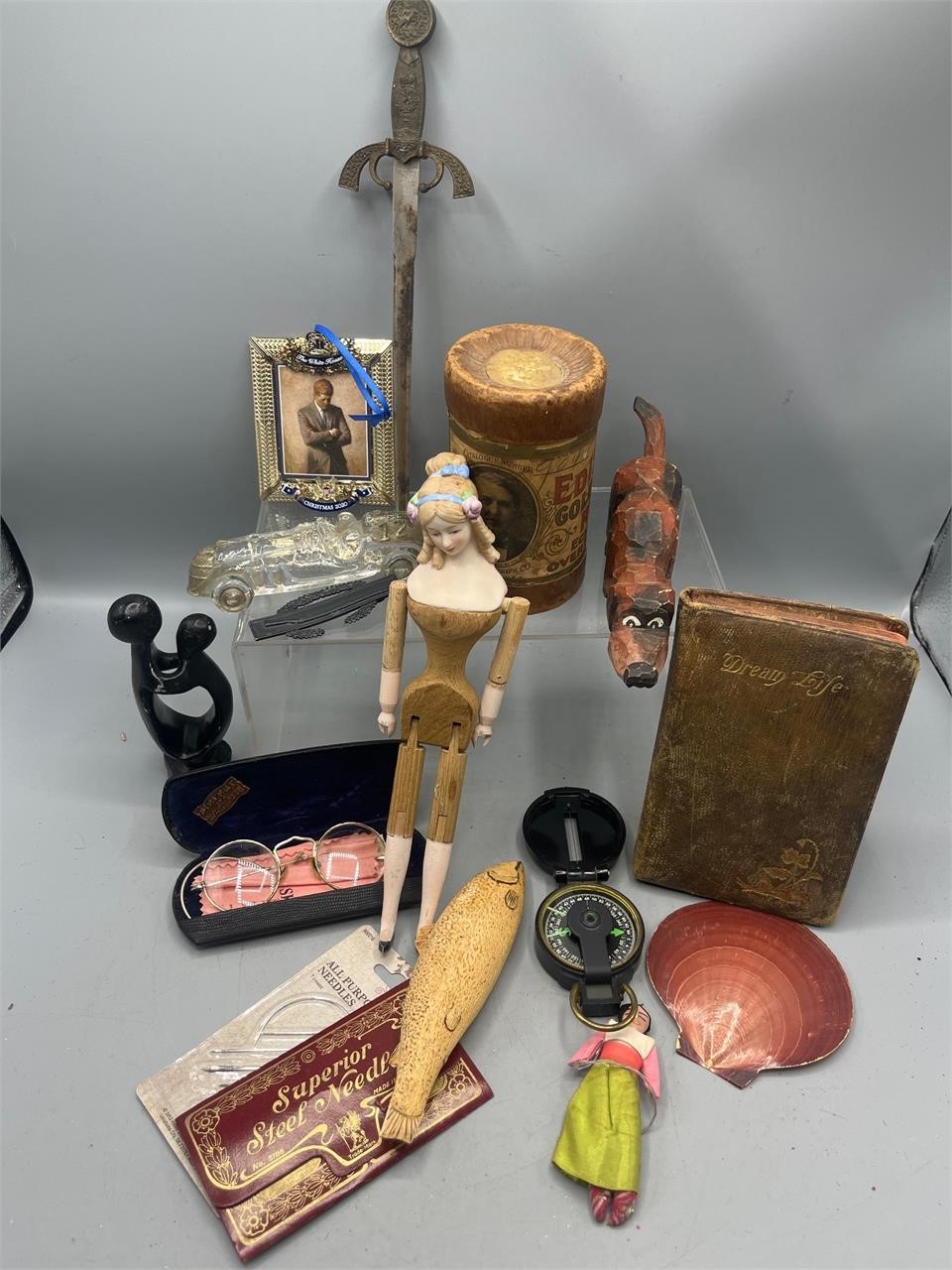 Antique & vintage collectibles