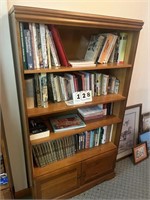 Maple Bookshelf, Books
