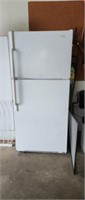 Maytag Performa Refrigerator Model PTB1953DRW SN