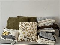 Throw Pillows & Bed Linens