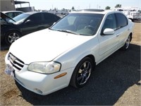 2000 Nissan Maxima GLE Sedan