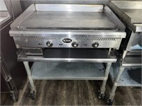 Royal 36in griddle with rolling 1 shelf cart