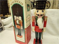 Nutcracker Old World Wood in box