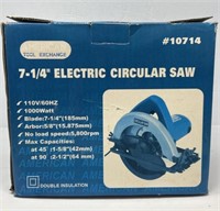Electric Circular Saw with Box.
