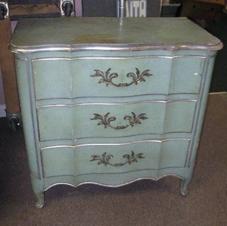 Vtg French Provincial 3 Drawer Dresser/Night Stand