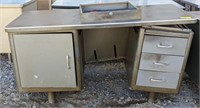Metal 4 Drawer w/ Cabinet Desk 30"x60"
