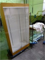 Light display case - metal rack - glass shelves