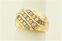 14K Gold Cocktail Ring w/20 Diamonds. Size 9.5