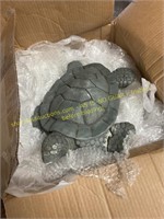 Turtle statue (damaged)