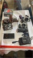Assorted cameras (untested), vintage cameras (