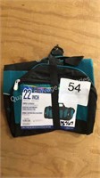 1 LOT TRAVEL DUFFLE BAG