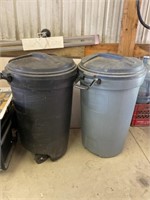 Rubbermaid Trash Cans