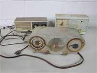 Vintage Zenith radios not tested see photos