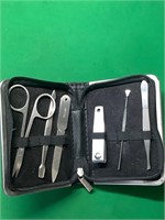 Sharper Image men’s nail grooming kit