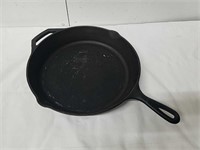 12 inch Lodge cast iron pan No wobble