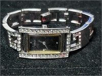 VINTAGE LADIES WRIST WATCH- GUESS