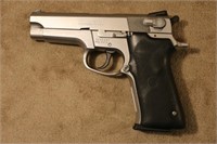 Smith & Wesson Semi Automatic Pistol (9 mm)