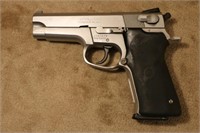 Smith & Wesson Semi Automatic Pistol (9 mm)