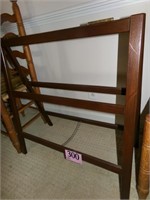 WOODEN QUILT RACK