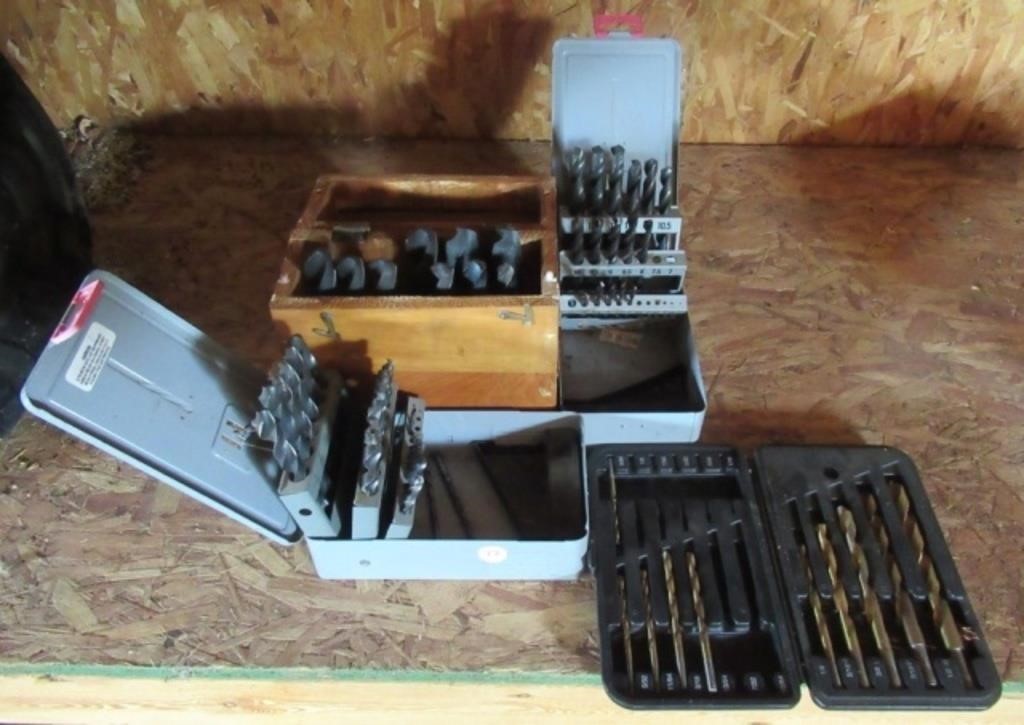 Group of various drill bits. Largest 15/16".
