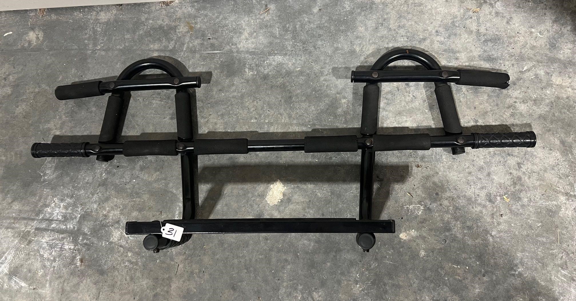 DOORWAY CHIN UP BAR/ PULL UP BAR HOME GYM