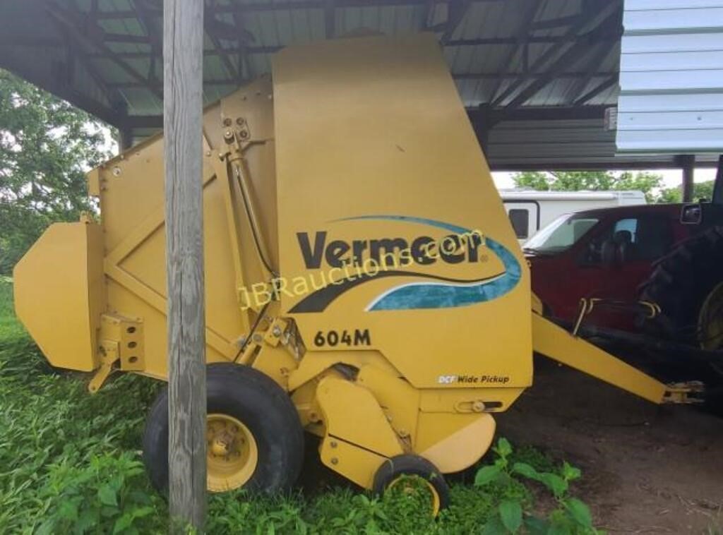 VERMEER #604M ROUND BALER