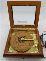 MUSIC BOX DISC PLAYER WORKING W/ EXTRA DISKS