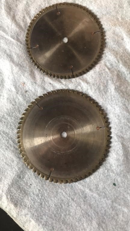 2 saw blades