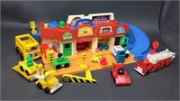 Fisher Price Town & Little People