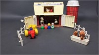 Fisher Price Barn, Little People