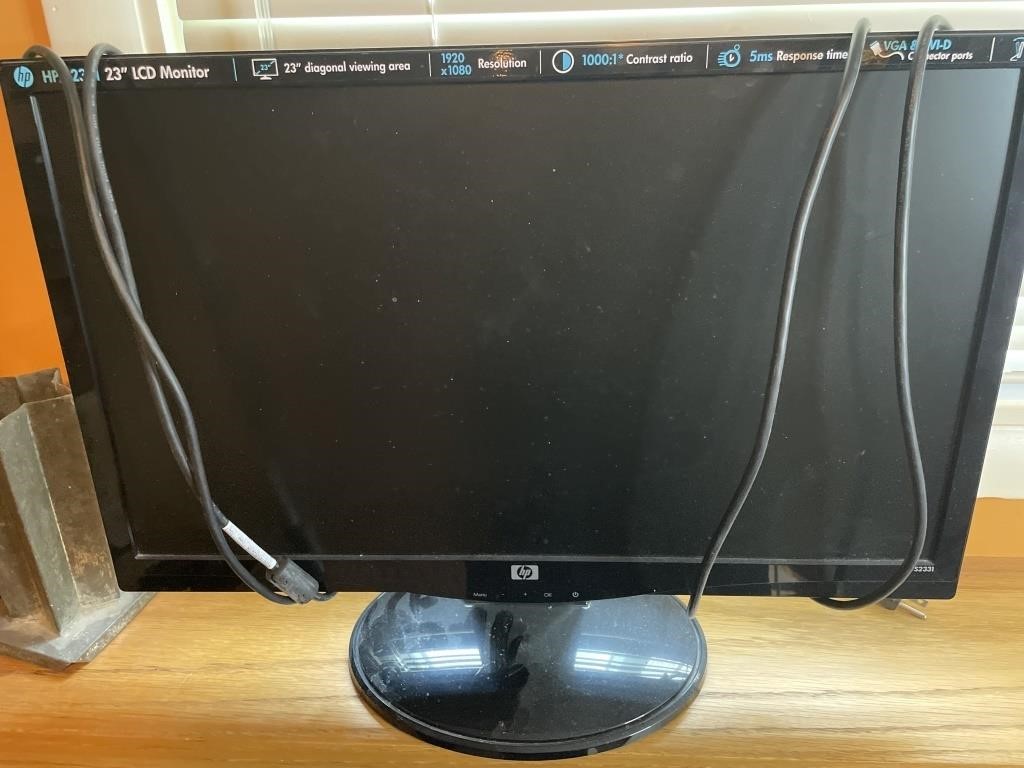 HP S2331 23” LCD Monitor