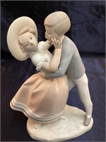 Llardro Figurine of Young Couple Dancing