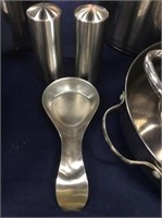 Salt pepper and spoon rest