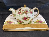 1998 Royal Albert Old Country Roses Teapot & Cozy