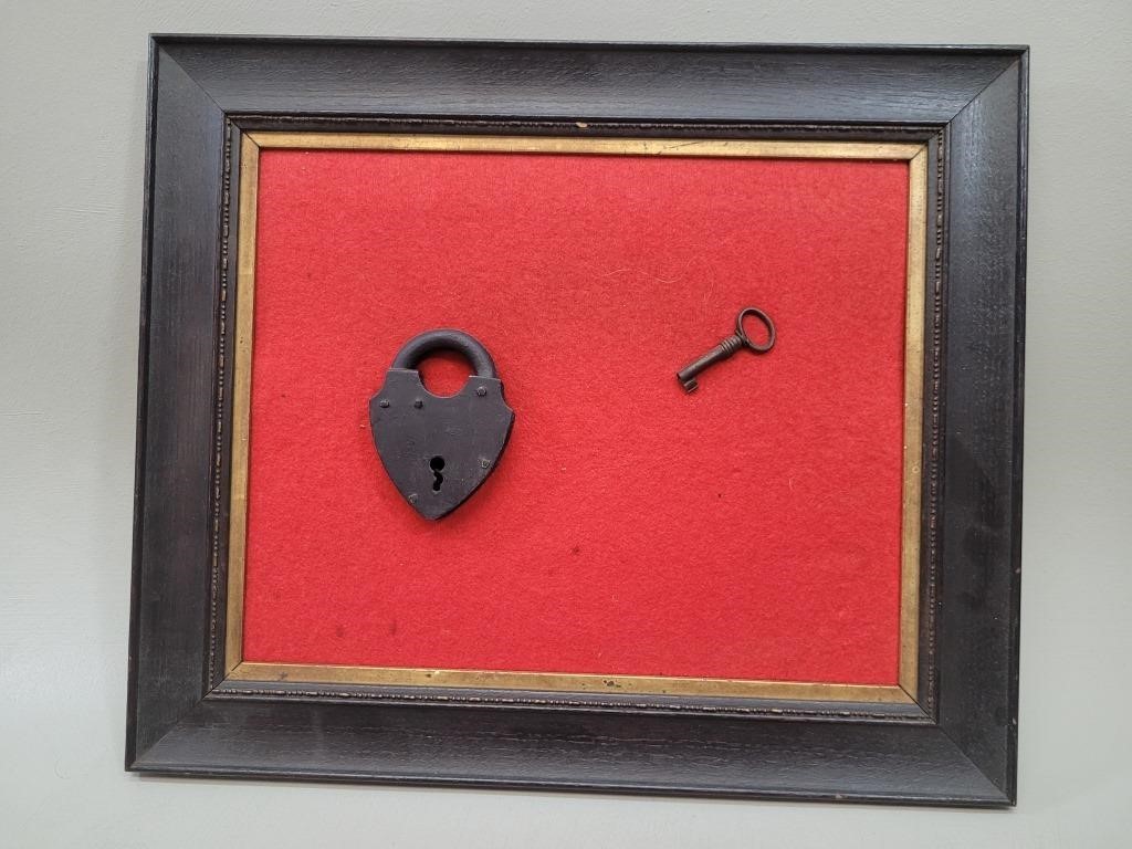 Antique Pad Lock & Skeleton Key Wall Plaque