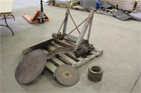 Buzz Saw Rig, Pulley & (3) Saw Blades