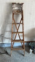 6’ wood ladder