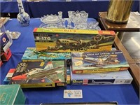 SEVEN VINTAGE AIRPLANE MODEL KITS